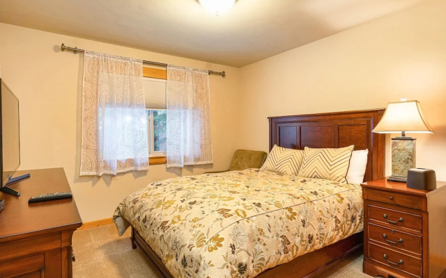 Wooded Luxury at Tahoe Donner by RedAwning