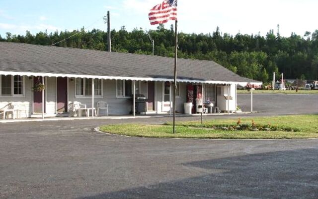 Bayview Lakefront Motel