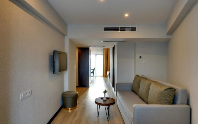 Leo suites Hotel