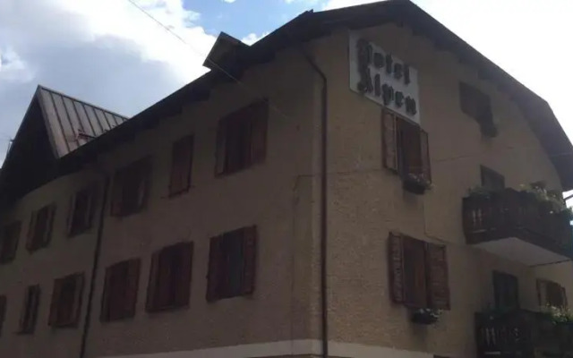 Hotel Alpen