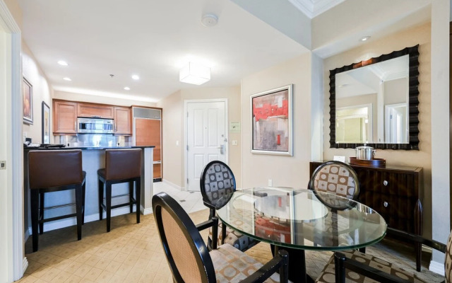 StripViewSuites Two Bedroom at Signature