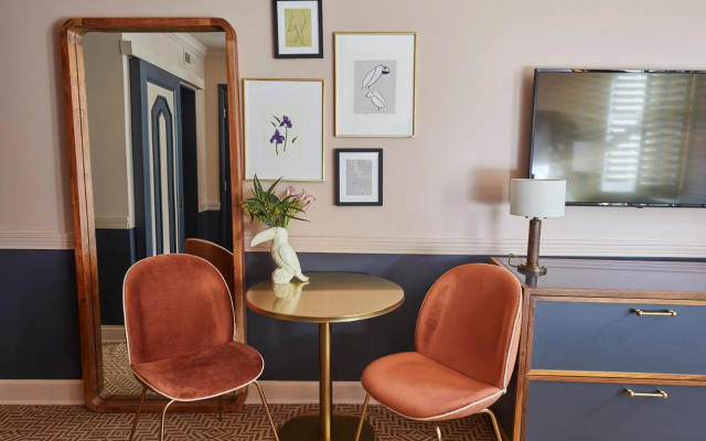 The Oliver Hotel