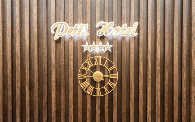 Petit Hotel