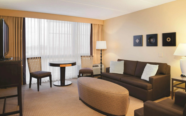 DoubleTree by Hilton Chicago - Arlington Heights