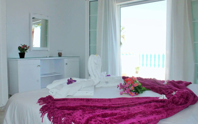 Villa Perseo Beachfront by Vacanzy Collection