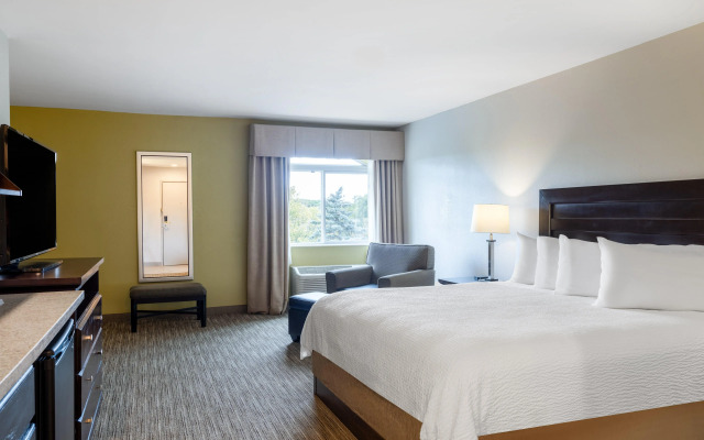 Holiday Inn Express & Suites Chicago-Libertyville by IHG