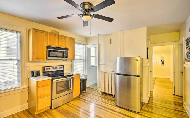 Charming Albany Retreat ~ 3 Mi to Downtown!