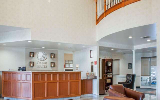 Comfort Suites West Warwick - Providence