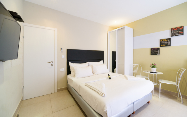 Crown Sea Apart hotel