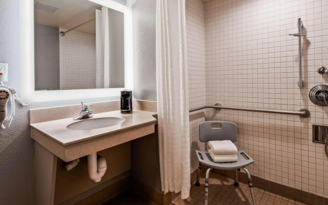 Best Western Yacht Harbor Hotel
