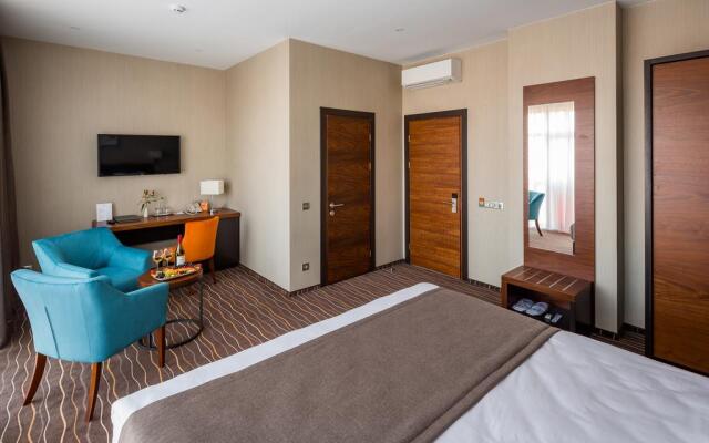 Отель «Таурус Сити»