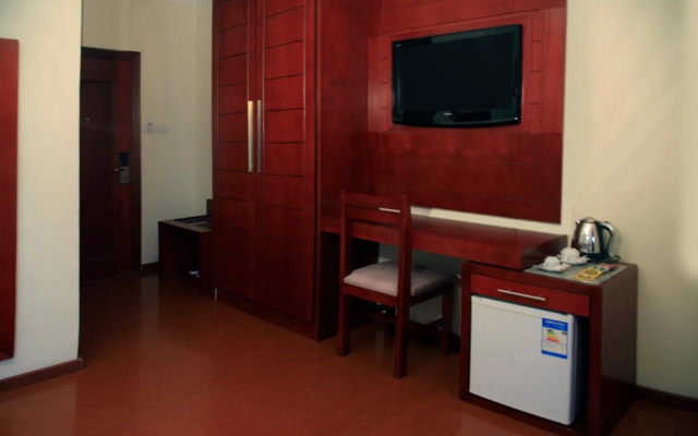 Blue Birds International Hotel