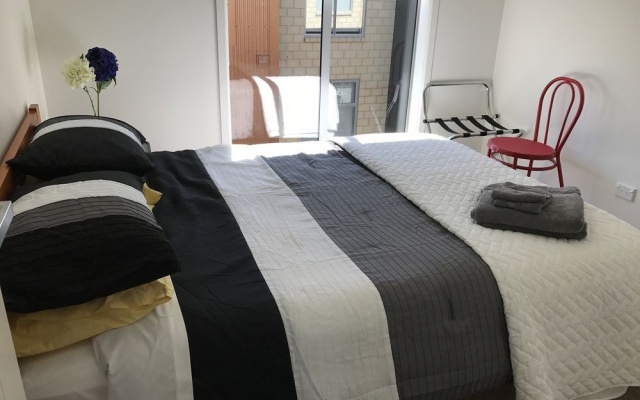 Apartment on Vialou St – Guest Rooms – Hamilton
