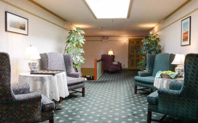 Lamie's Inn and The Old Salt Restaurant