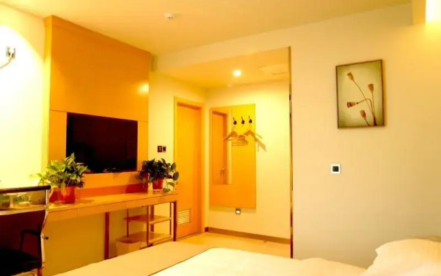 GreenTree Inn Yangzhou Passenger East Station He Garden Express Hotel