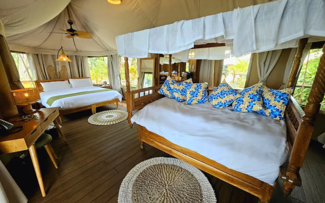 Palau Carolines Resort