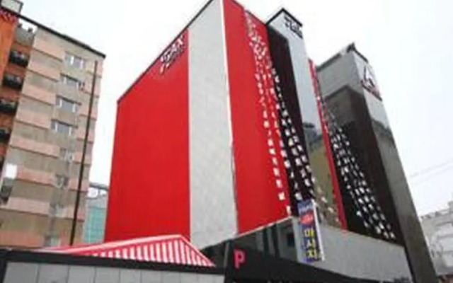 Max Motel