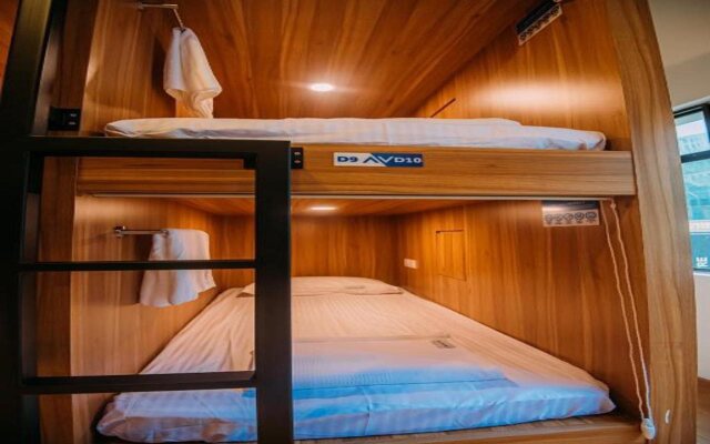 Bluewaters Pods 38 Hongkong St