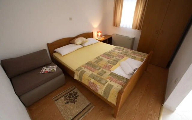 Room in Studio - Studio Apartment 3, First Floor