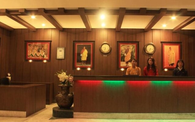 lhaki Hotel