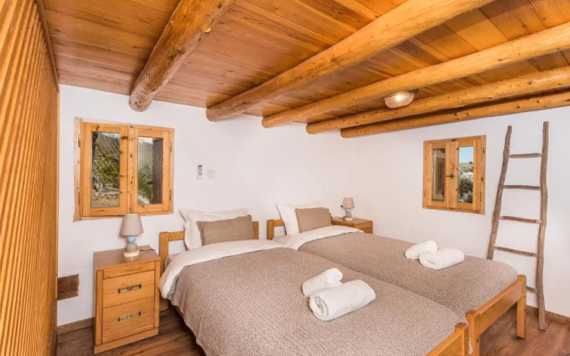 ARADENA TRADITIONAL House 3