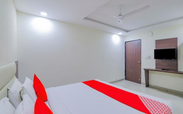 OYO 72759 Hotel Greenwood
