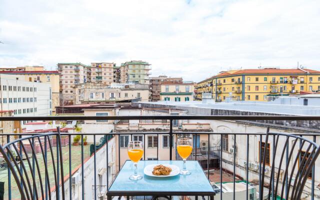 Chiara Modern Apartment by Wonderful Italy