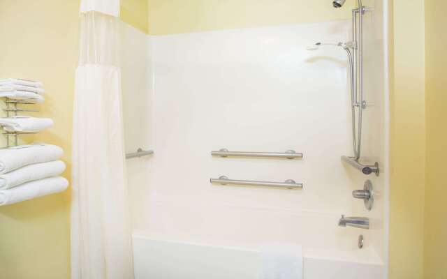 Days Inn by Wyndham Lexington NE