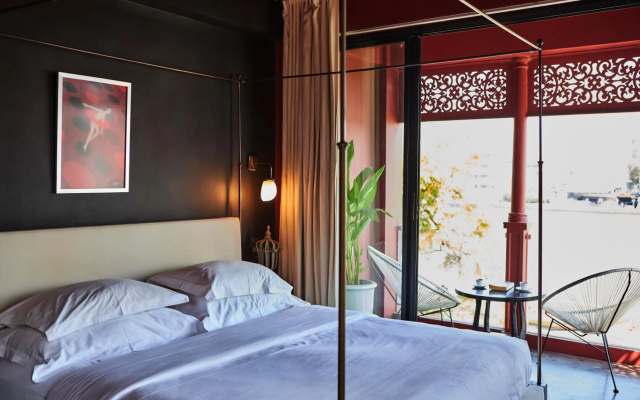 Amdaeng Bangkok Riverside Hotel