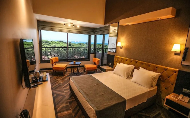 Enki Royal Cesme Hotel