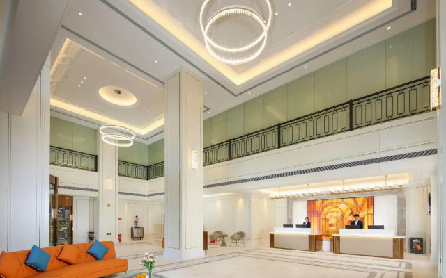 Vienna International Hotel (Zhaoqing Dinghushan Wanda Plaza Branch)