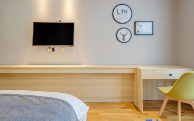 Weisi Design Hotel Apartment (Xi'an Bell Tower Yongningmen Subway Station)