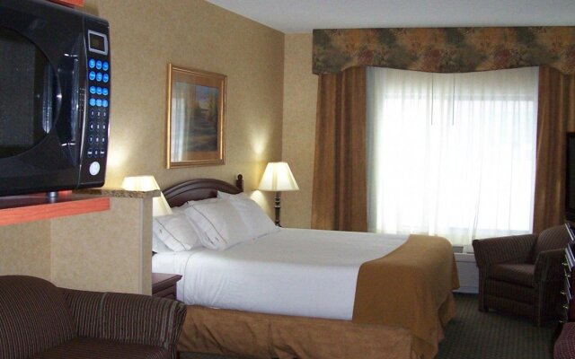 Holiday Inn Express Hotel & Suites Bismarck, an IHG Hotel