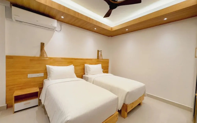 Pavona Maldives