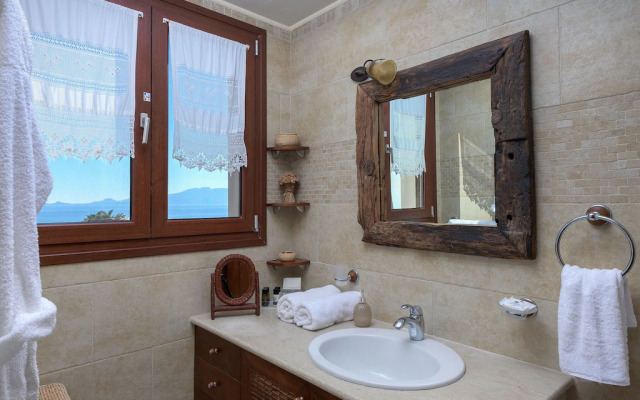 holiday home, Charaki