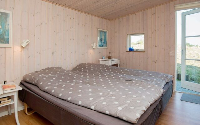 Tranquil Beach Cottage in Rindby-by Traum