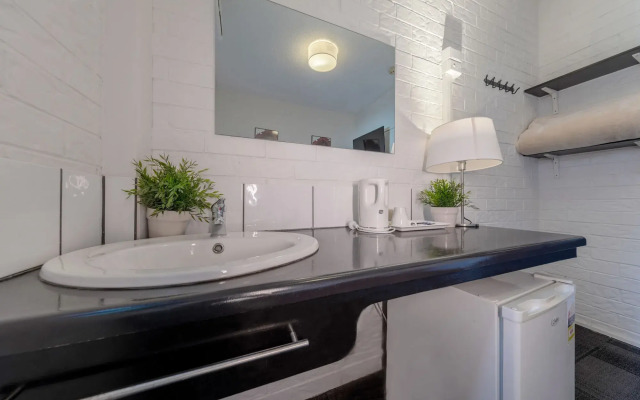 Ascot Budget Inn & Residences