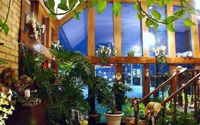 Edelweiss Inn And Suites