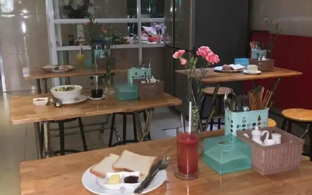 RedDoorz Plus @ Pham Ngu Lao 2