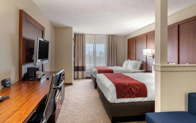 Comfort Suites Speedway - Kansas City