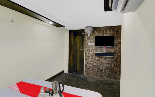 OYO Flagship 70030 Gopika Stay Inn