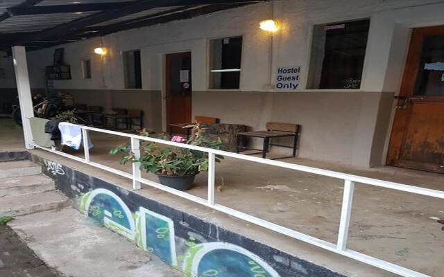 Shut Eye Party Hostel - Adults Only