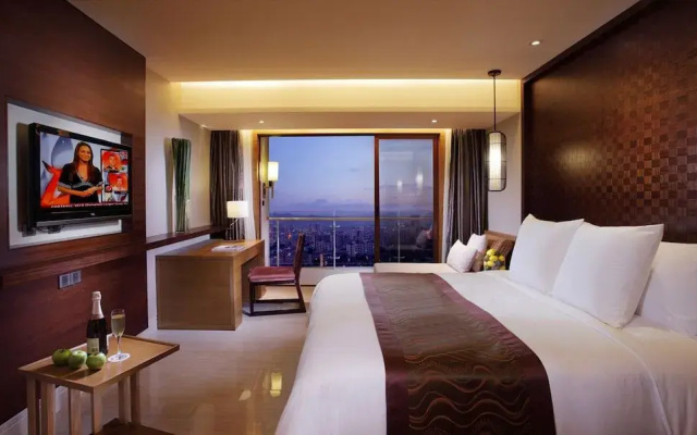 Phoenix Waterside Gloria Resort