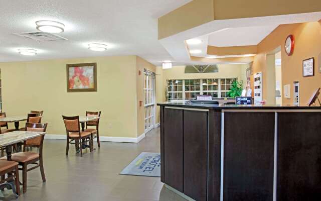 Microtel Inn by Wyndham Charlotte/University Place