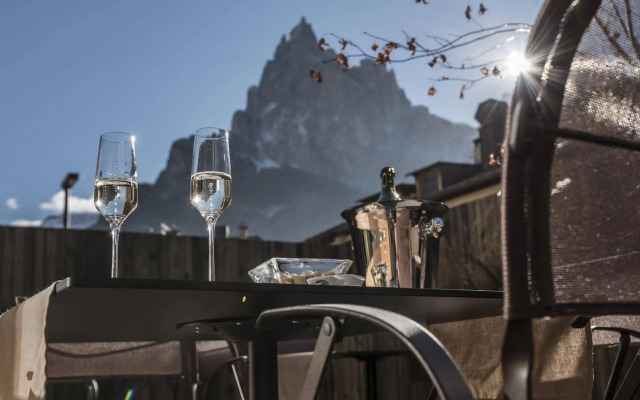 La Paula Apartments & Suites