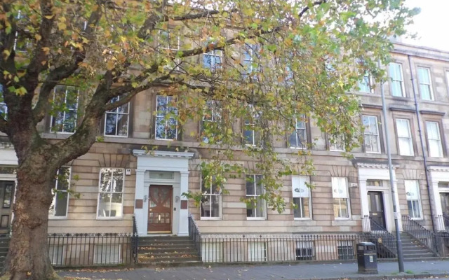 Spacious and Quiet Flat in the Heart of Finnieston