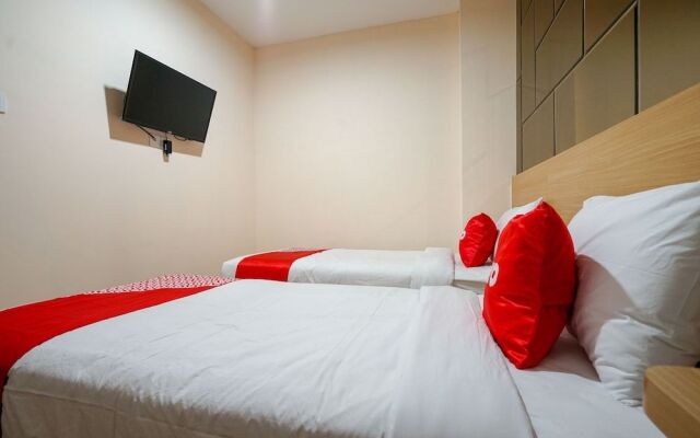 OYO 1574 U xpress Hotel