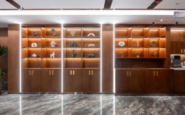 Super 8 Select Hotel (Beijing Tiancun Subway Station Branch)