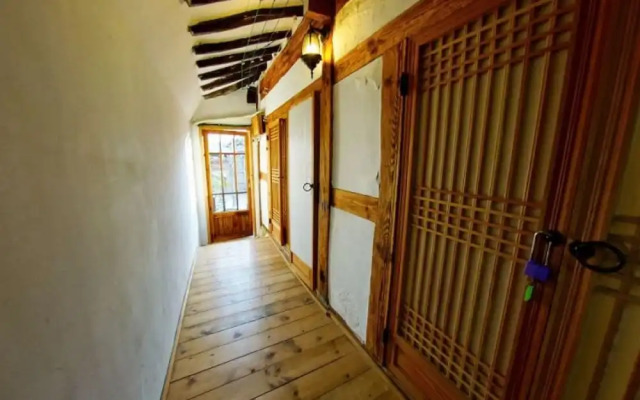 Jiudang Hanok Private Pension Jeonju Hanok Village