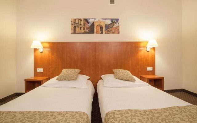 Hotel Major Budget